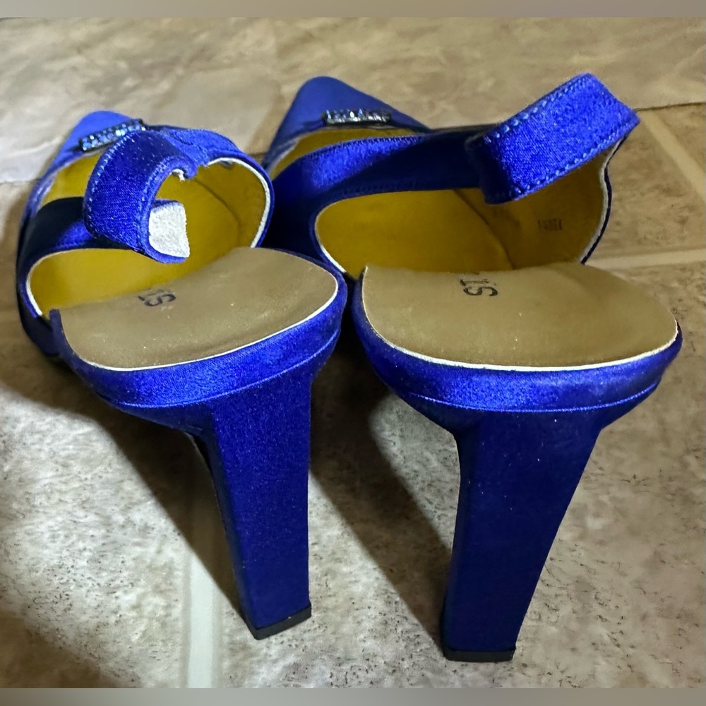 St. John Blue Shoes Sz 8 1/2 NWOT - Picture 4 of 6